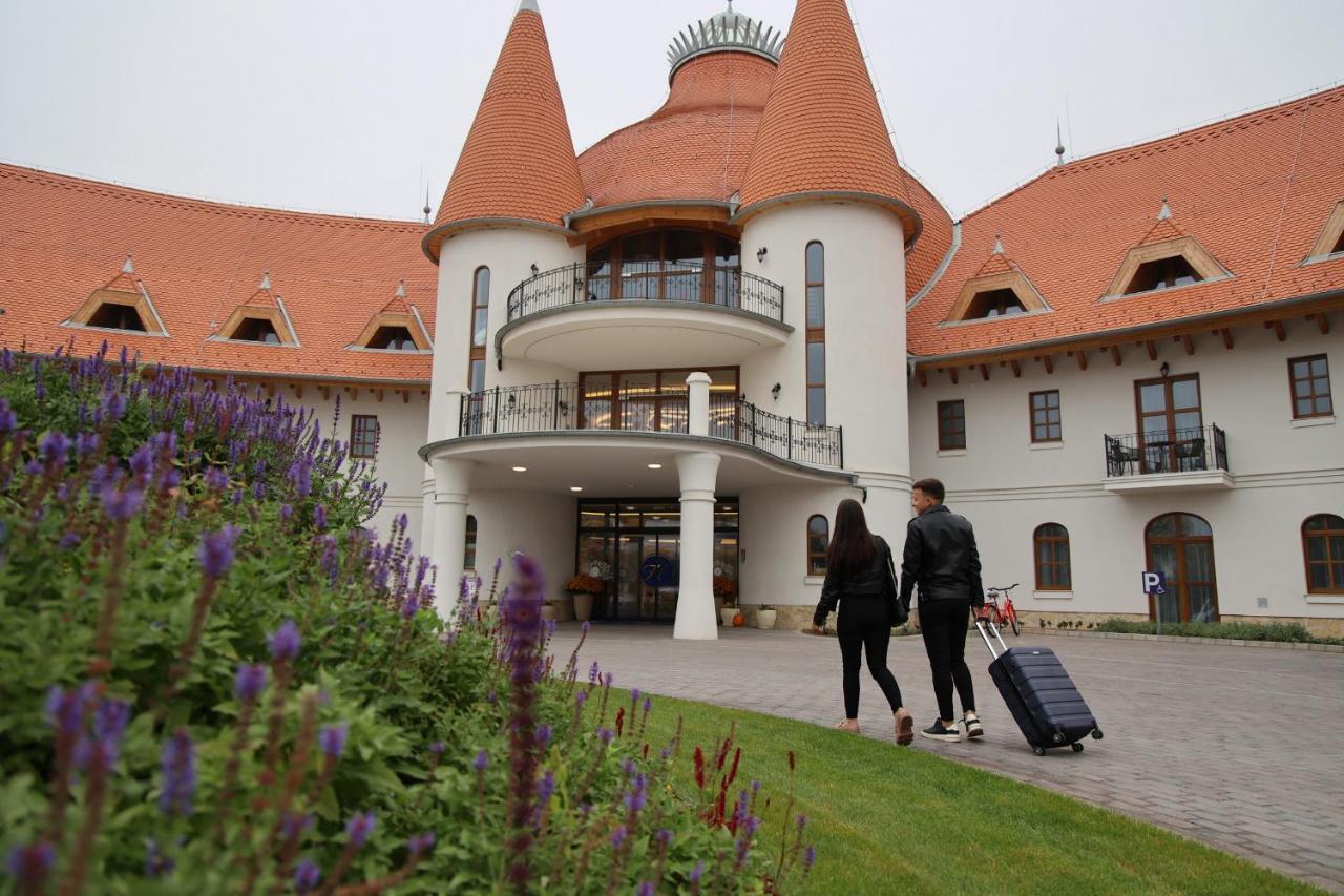 Hungarikum Hotel Lakitelek Exterior foto