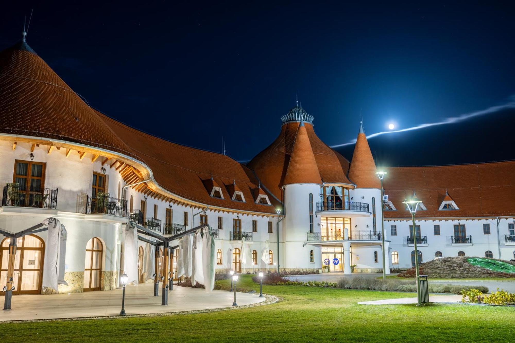 Hungarikum Hotel Lakitelek Exterior foto